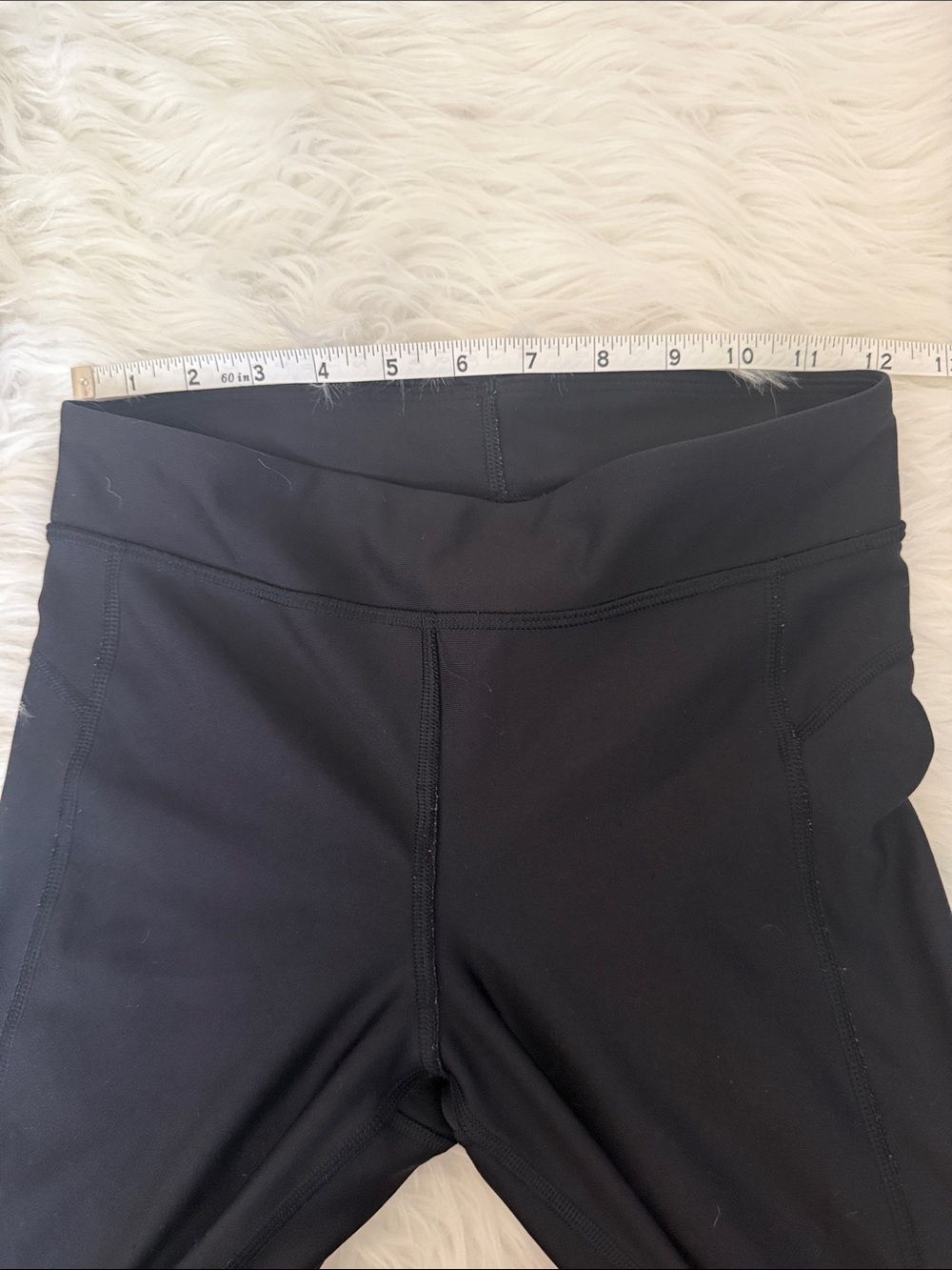 Under Armour Black Capri Leggings | Women’s Size Small | Cropped - Picture 4 of 8